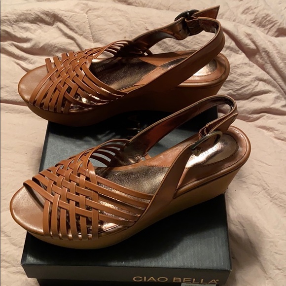 Sandals - Picture 2 of 4